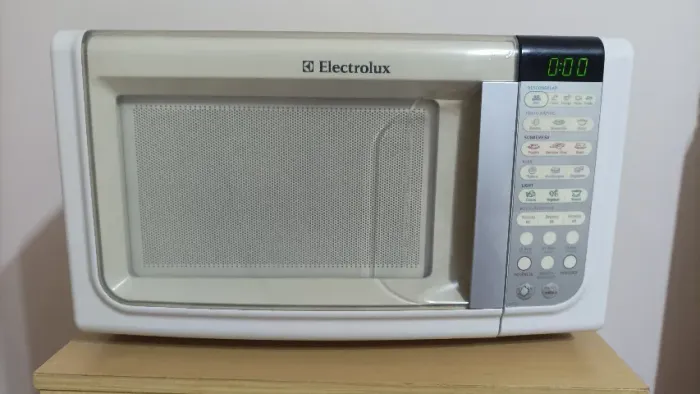 Microondas Electrolux MEF33 23 Litros 110V c/ defeito - Leia o anúncio