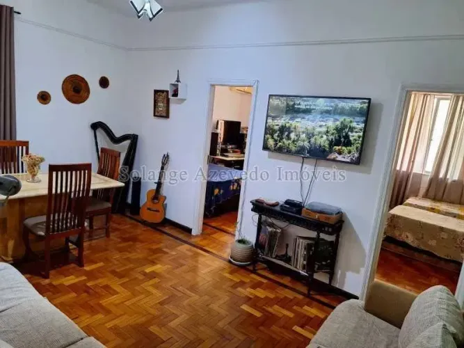 Apartamento na Rua Carlos Vasconcelos na Tijuca.