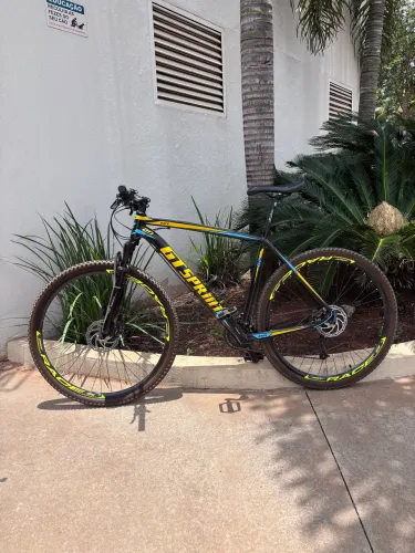 Bicicleta Mountain Bike