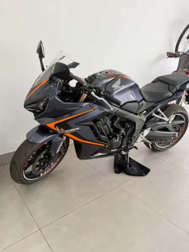 Vende-se ou troco por carro 