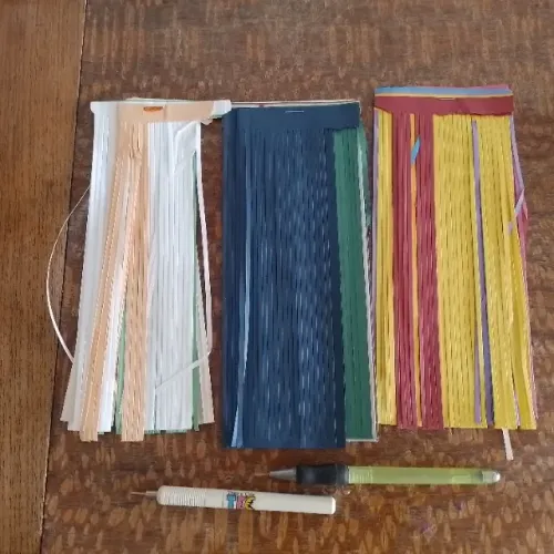 Kit p/ Filigrana, Quilling em papel, tiras de papel, 2 ferramentas, 1 base de corte A5