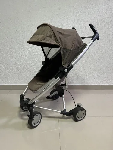 Carrinho de Bebê Quinny 4 Rodas - Todo em Alumínio - Pouco usado - Excelente Estado