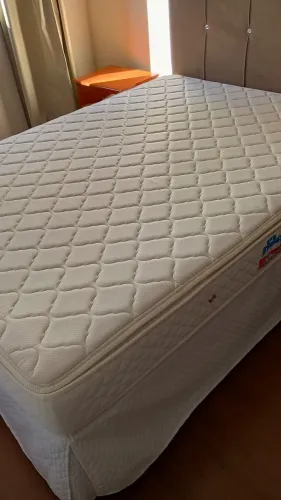 Colchão de espuma com pillow matelassê