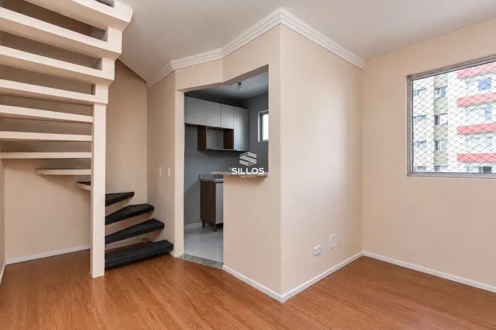 Apartamento à venda com 2 quartos no Cristo Rei em Curitiba