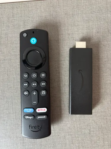 Amazon Fire TV Stick com Controle - Funcionando Perfeitamente