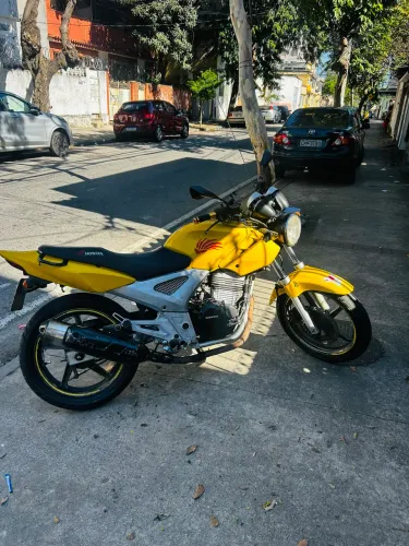 Cbx 250 amarela relikia