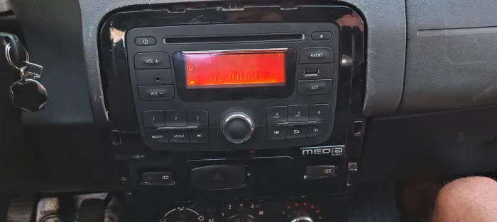 Rádio  automotivo .... tenho o código completo 