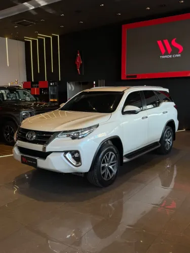 Toyota Hilux SW4 SRX 4X4 2.8 TDI 16V Dies. Aut. 2019