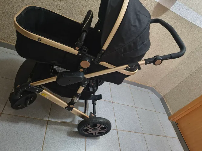 Carrinho de bebê importado 