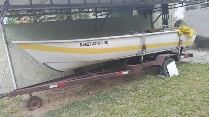 Barco de pesca ótimo estado 