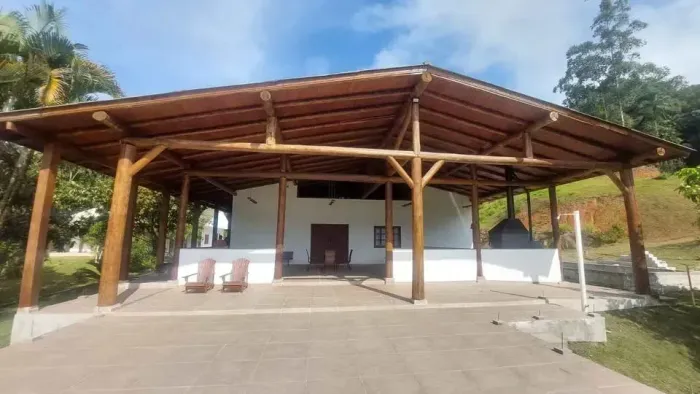 Ótimo Sitio Com 4 Hectares e Área Construída de 320 m2 em Área Rural - Águas Mornas - SC