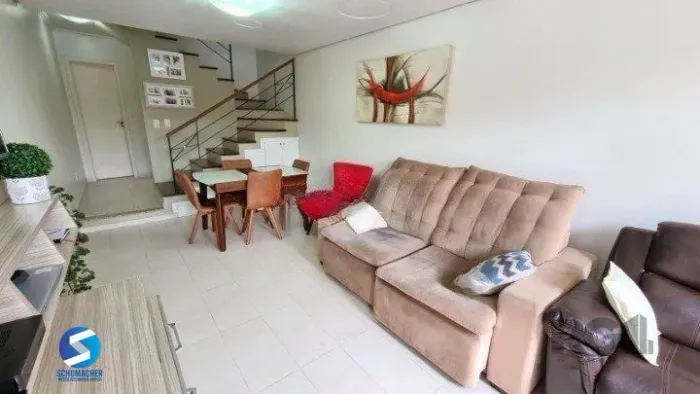 Casa em condomínio 110m² - 3 dormitórios sendo 1 suíte e 1 vaga de garagem no bairro Teres