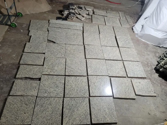 Pedras de granito 30x30cm
