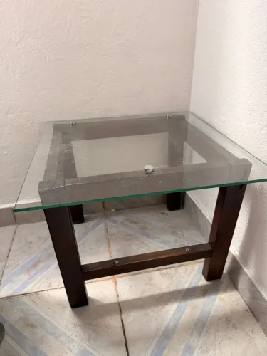 Mesa de centro de vidro