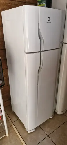 Geladeira Electrolux 260 litros 