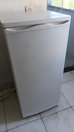 Vendo geladeira econômica entrego grátis hoje 450 reais