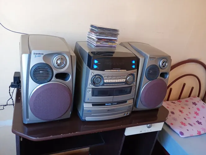 Vendo som grande toca cd rádio fita auxiliar 