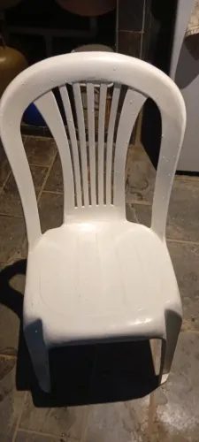 CADEIRAS DE PLASTICO USADA