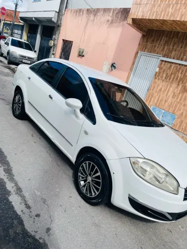 Fiat Linea Essence 1.8 Flex 16V 4P 2015