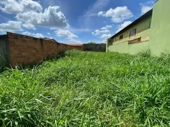 Lote no Residencial Veredas dos Buritis
