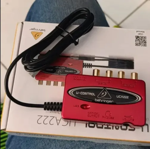 Interface de áudio UCA 222 behringer ( Nova )