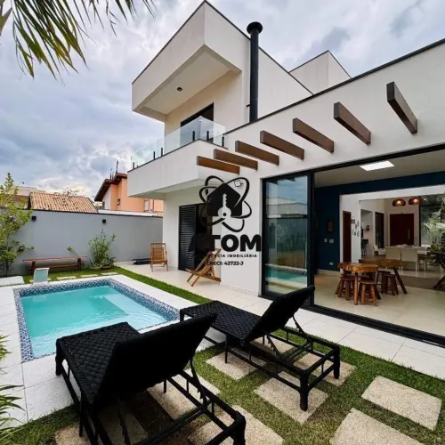 Casa em Condomínio com 3 Suítes e Piscina disponível para Locação em Taubaté .