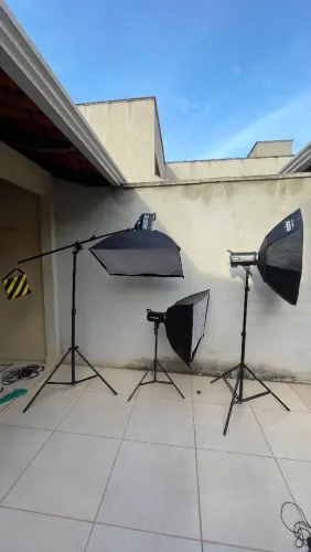 Estudio fotografico, tochas godox e fundi ifinito