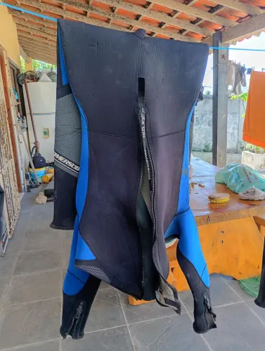 Roupa de mergulhador profisonal para garrafa tamanho M.