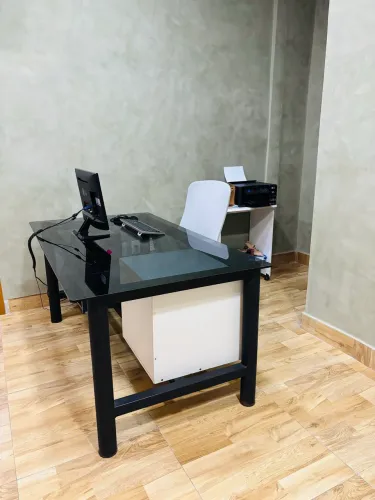 Mesa de Escritório com Tampo de Vidro - Excelente Estado