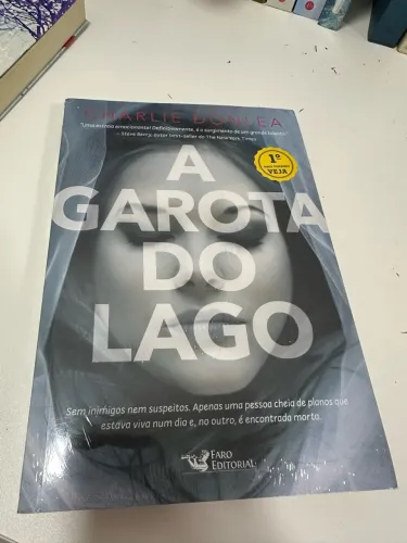 Livro A garota do Lago