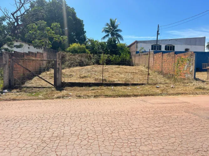 Terreno comercial no bairro CPA II a venda