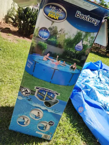 Piscina Bestway 4.600 litros - semi nova - usada uma vez somente - diâmetro 3 metros
