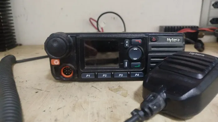 Vendo rádio Motorola e hytera DUVIDA A E SO PERGUNTAR