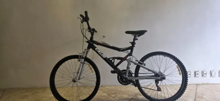 Bicicleta Caloi SK 21 marchas com aro 26 aluminium Full suspencion