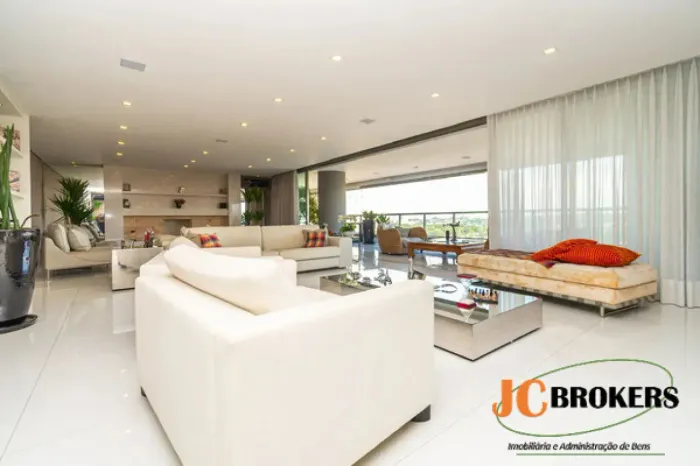 Apartamento com 485 m², 4 Dormitórios, sendo 3 suítes, Sala ampla para 3 ambientes, 5 Vaga