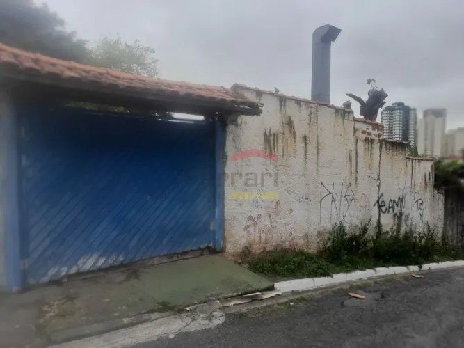 TERRENO COM 600 METROS ,DE ESQUINA ,IDEAL PARA COMERCIO OU CONDOMÍNIO