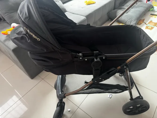 Carrinho e bebê conforto