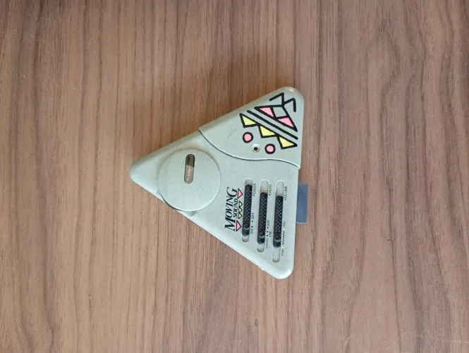 Rádio portátil Philips Moving Sound triangular
