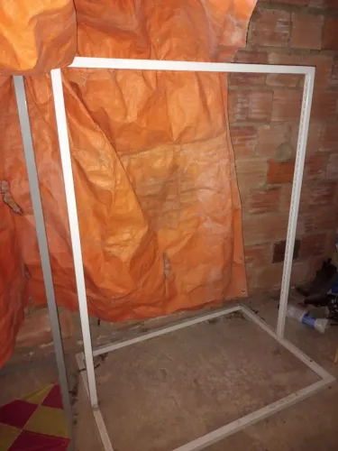 Vende-se expositores de roupas para loja .