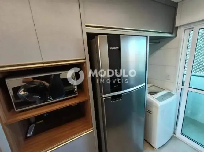Apartamento disponível para locação no bairro Santa Mônica.