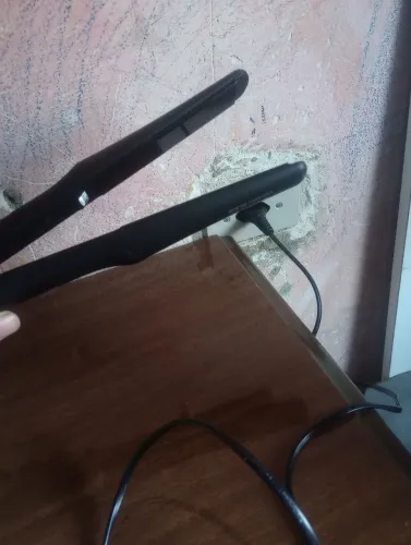 Vendo Prancha de Cabelo Philco Ceramic Black (Bivolt)