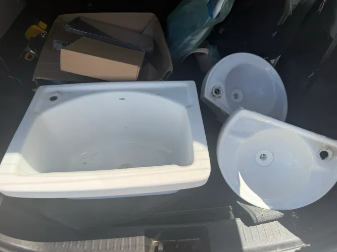 Vendo tanque e duas pias celite