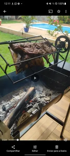 Churrasqueira giratória para costelão, porco no rolete