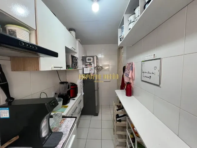 Apartamento Duplex á Venda com 3 dormitórios no Condomínio Residencial Lisboa na Vila Urup