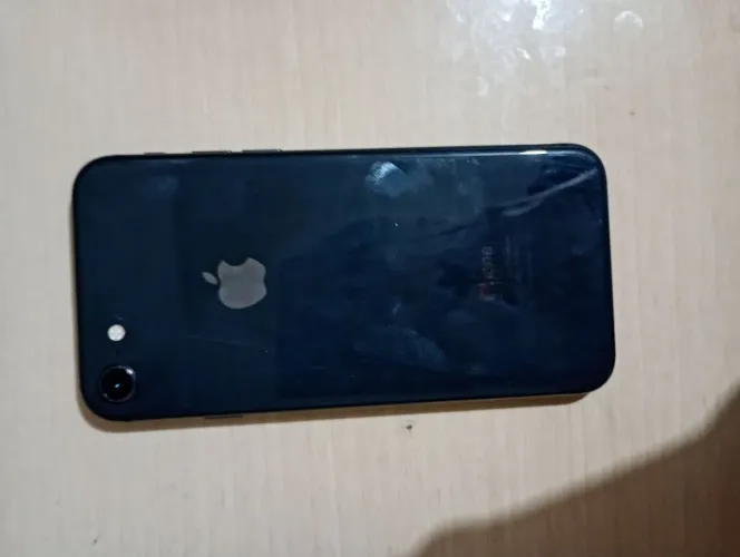 Vendo iPhone 8, veja a descrição