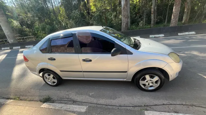 Ford Fiesta Sed. 1.6 8V Flex 4P 2005