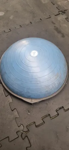 Meia bola Bosu