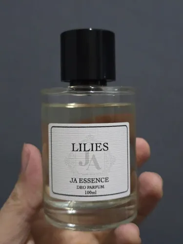 Lilies - JA Essence de La Vie