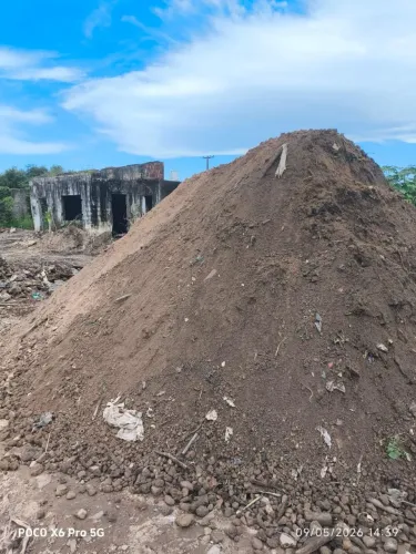 ENTULHO E ATERRO