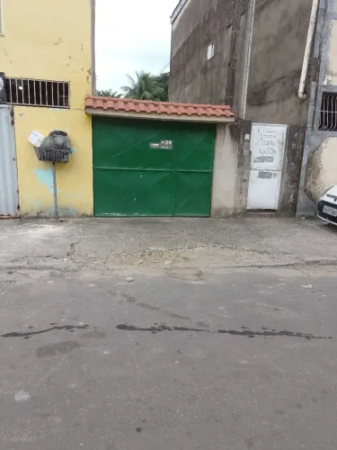 Vendo casa com 2 quartos, sala, cozinha, 2 Banheiro, varanda, 3 vaga de garagem, indepe.